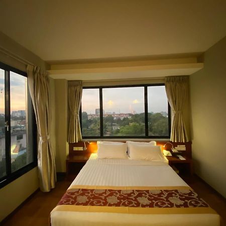 My Dream Hotel Янгон Экстерьер фото