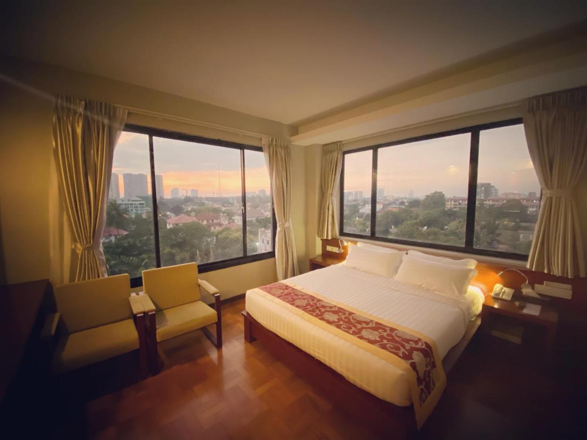My Dream Hotel Янгон Экстерьер фото